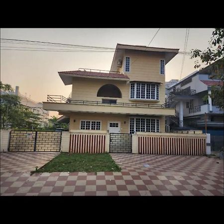 Pent House Hotel Kakinada Exterior photo