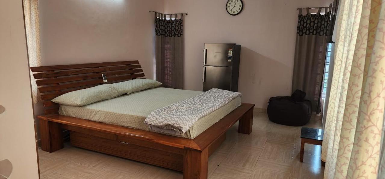 Pent House Hotel Kakinada Exterior photo